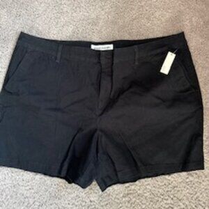 Amazon Essentials Women's Mid-Rise Slim-Fit 5 Inch Inseam Khaki Short - NWT